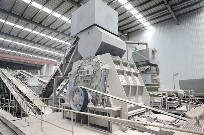 玄武巖中細(xì)碎破碎機(jī)