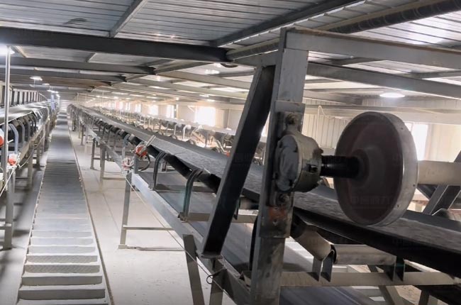 長距離帶式輸送機運輸廊道內(nèi)部實拍 長距離帶式輸送機運輸廊道內(nèi)部實拍