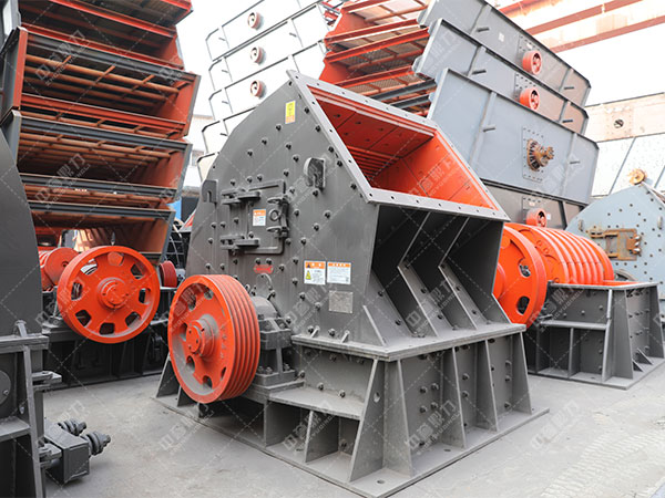 中譽鼎力反擊錘式破碎機(jī) 中譽鼎力反擊錘式破碎機(jī)