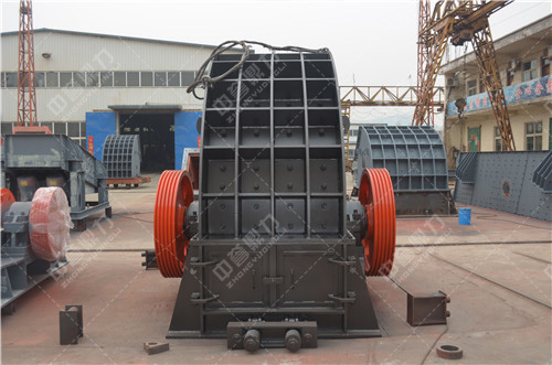 時(shí)產(chǎn)200噸錘式破碎機(jī)