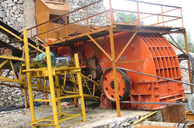 石灰石錘式破碎機(jī)