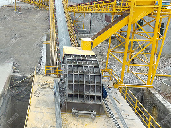 PCZ1512重型錘式破碎機(jī)