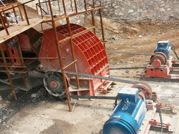 錘式破碎機(jī)PC1012