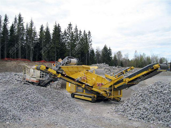 履帶式移動(dòng)破碎站