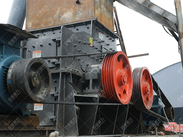 石灰石雙轉(zhuǎn)子制砂機(jī)