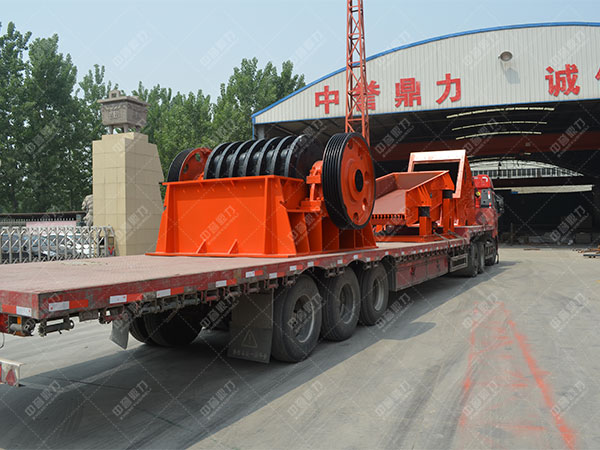 錘式破碎機(jī)發(fā)貨現(xiàn)場(chǎng)