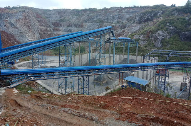 江西九江市永飛礦業(yè)時(shí)產(chǎn)700噸石料生產(chǎn)線