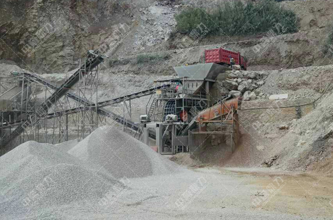 云南玉磨鐵路景洪段時產(chǎn)300噸石子生產(chǎn)線