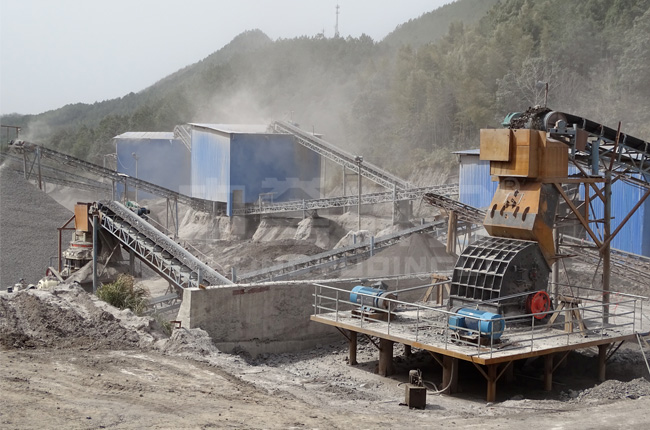 湖北省咸寧1220錘式破碎機(jī)使用現(xiàn)場